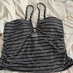 Time and Tru tankini bathing suit top size 1x